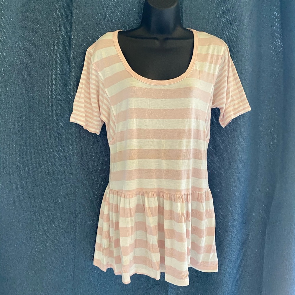 A Pea In The Pod Maternity Tshirt
